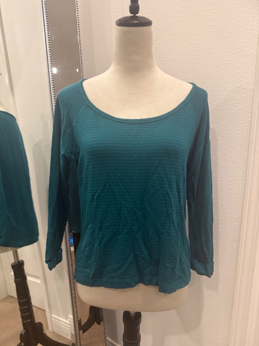 Beyond Yoga Teal Scoop-Neck Long Sleeve Top